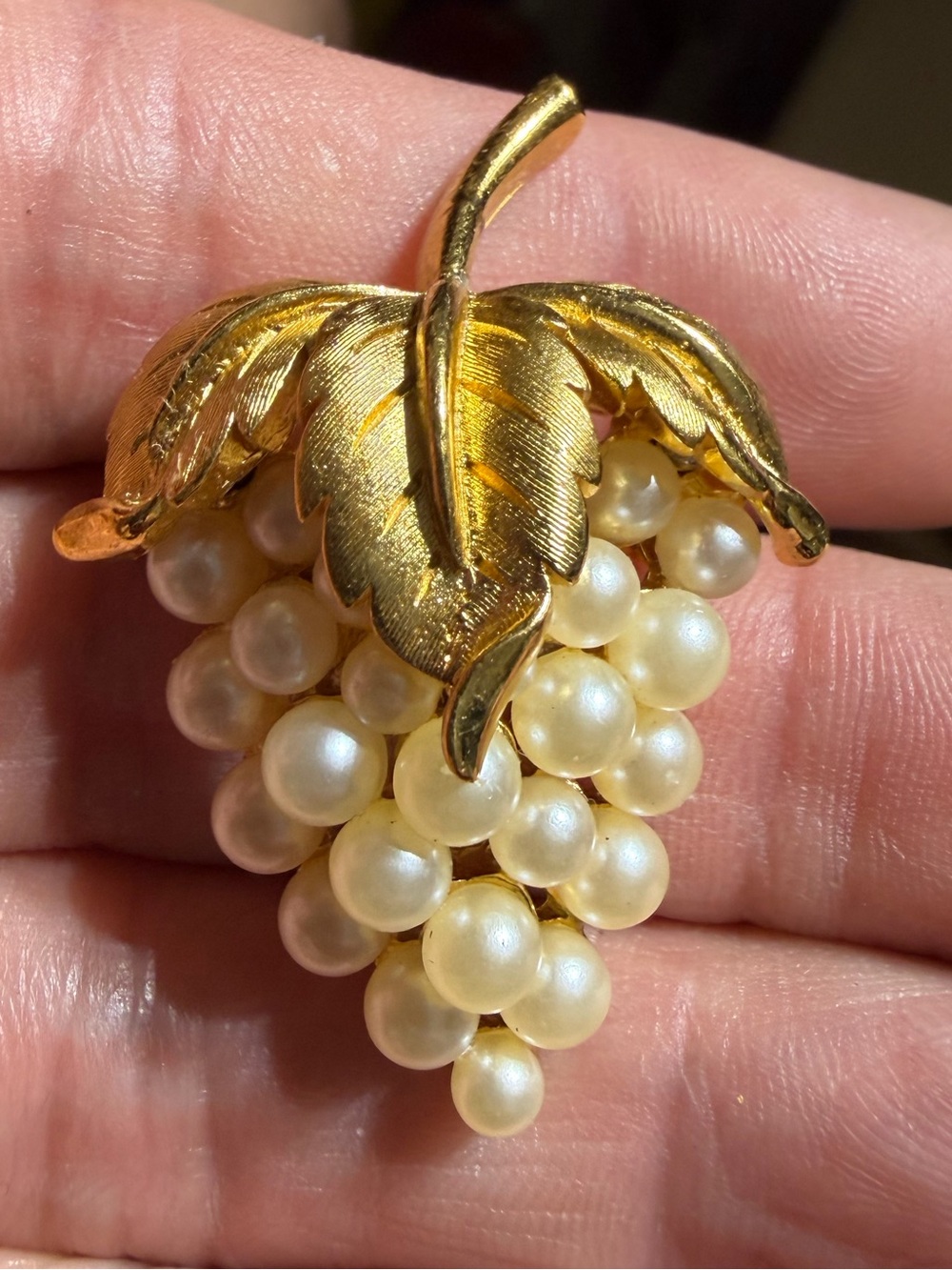 Vintage Crown Trifari Gold Tone Pearl Grapevine Brooch